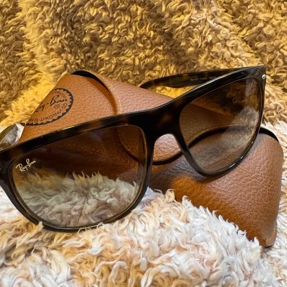 Ray-Ban Tortoise Shell Frame Sunglasses - Picture 2 of 8